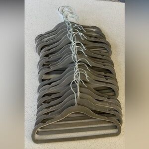 Gray velvet baby/toddler hangers (20)